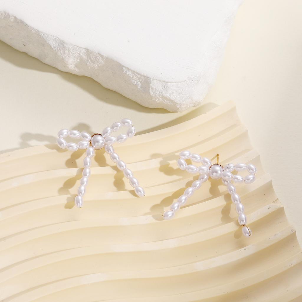 New Vintage Baroque Pearl Bow Earrings for Women Trend Geometric Oval Bead Stud Earrings Temperament Elegant Jewelry Party Gifts