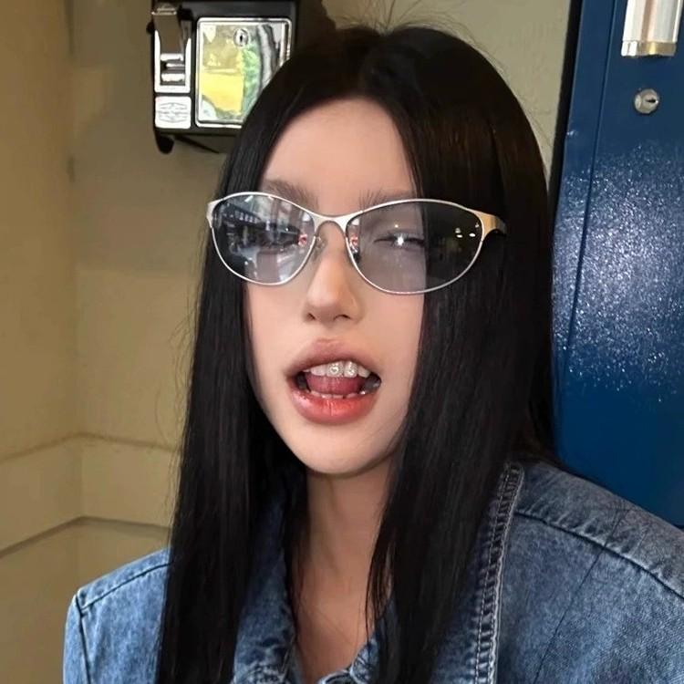 Women Stylish Hip Hop Sunglasses Men Unisex Outdoor Travel Fashion Metal Frame Goggle Shades Fashionable Street Sun Glasses