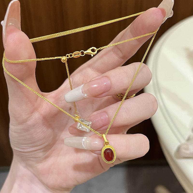 Small and Exquisite Red Zircon Pendant Light Luxury Oval Collar Chain New in Minimalist Style Necklace Party  Gift