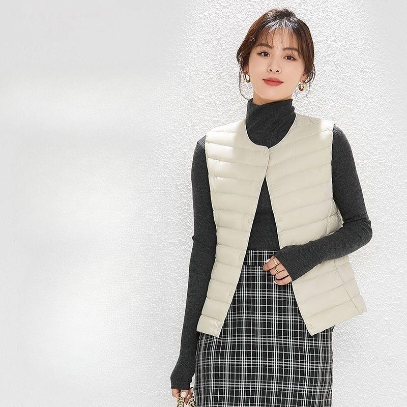 Women's V Neck Sleeveless Down Vest Regular Fit Casual Style Reversible Neckline Waistcoat