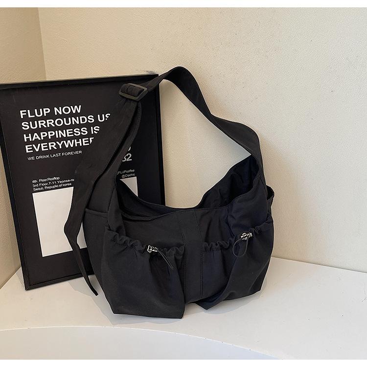 

New Simple Folded Bag Casual Ruiying Nylon Bag Large Capacity Women s Crossbody Shoulder Bag чорний