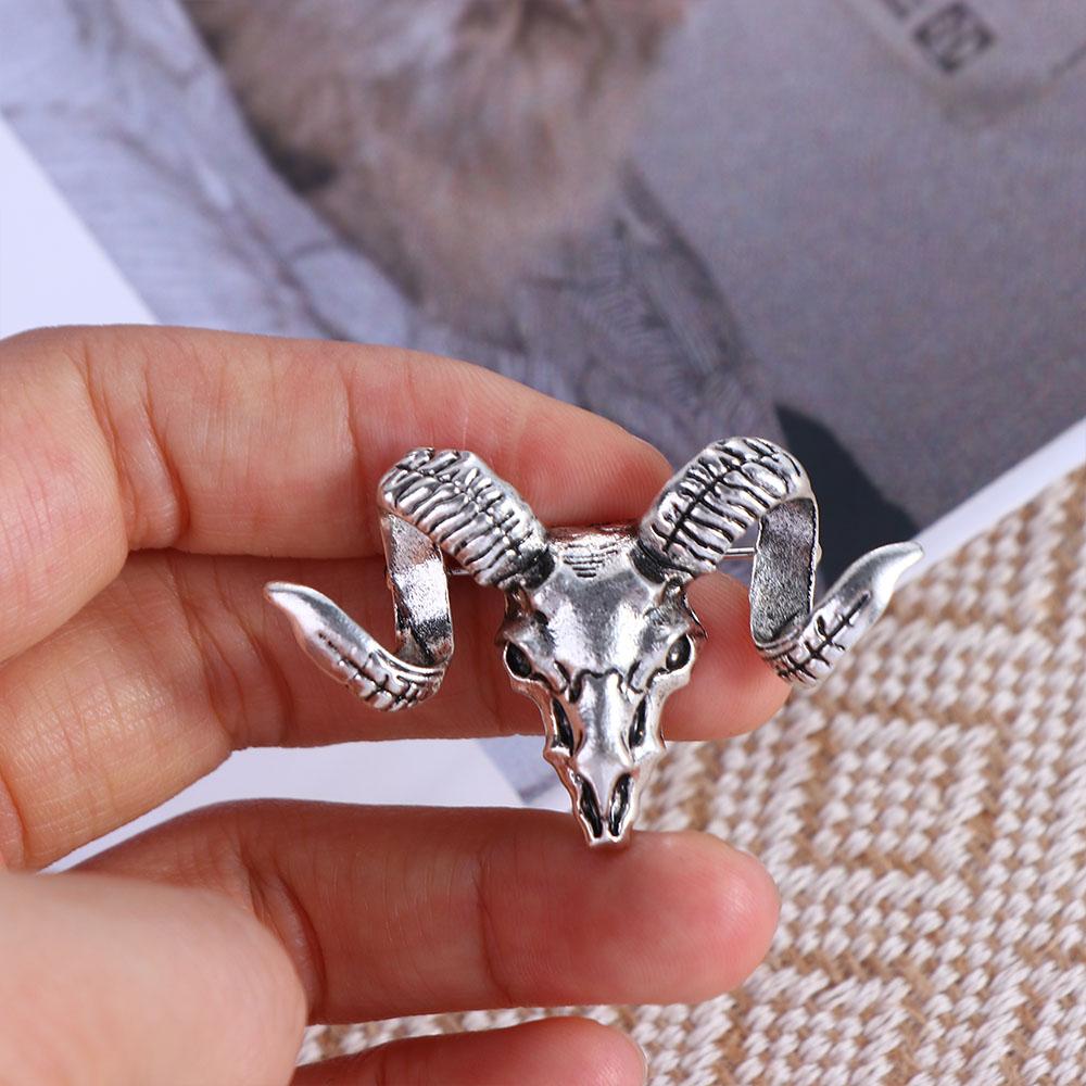 Vintage Badge Metal Luxury Exquisite Sheep Brooch Suit Accessories British Style Brooch Man Pins