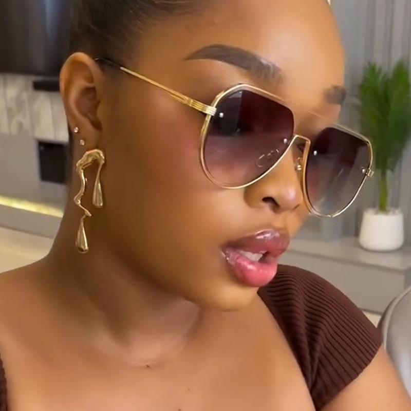 Hollow Metal Toad Frame Sunglasses Modern Retro Sunglasses Driving Casual Sunglasses
