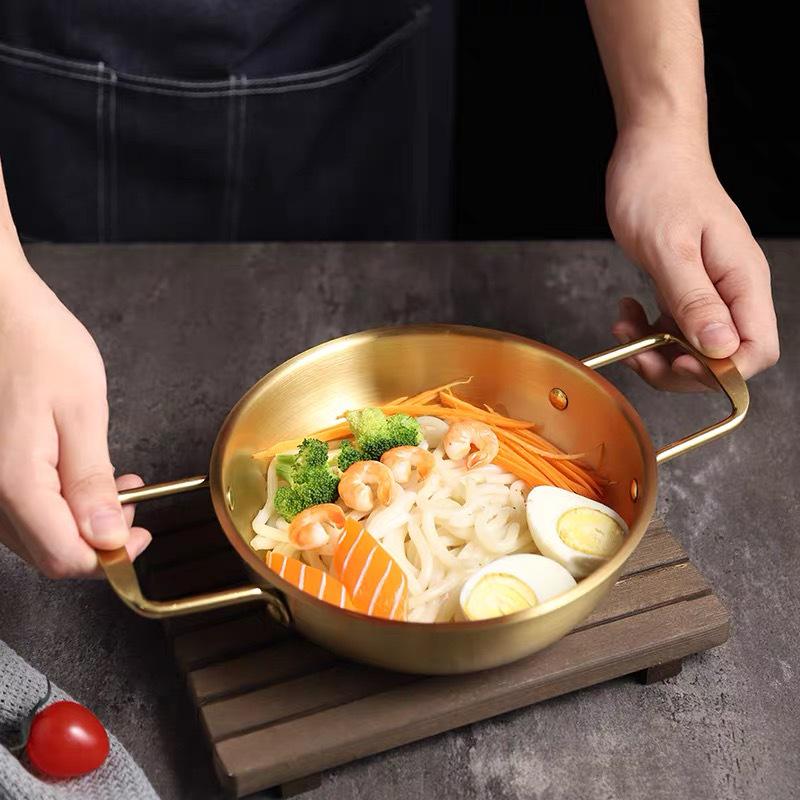 Korean Seafood Hot Pot: Stainless Steel Gold Soup Pot for Gas or Induction Stoves, Ideal for Noodles, Ramen, and Army Stew.