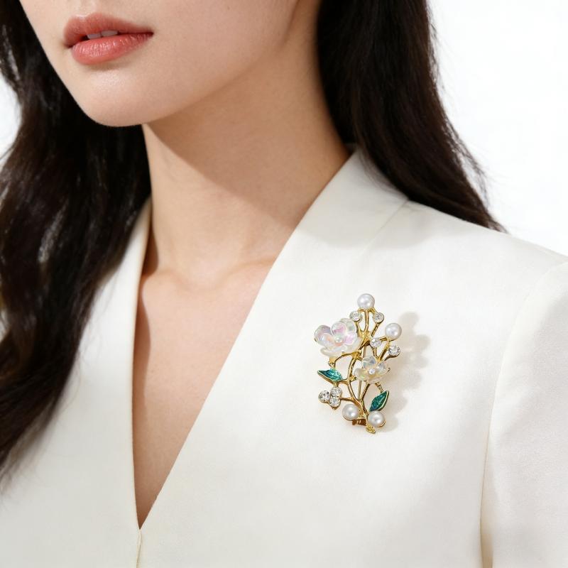 Elegant Flower Pearl Brooch Gold Tone Shell Petal Lapel Pin For Women Suit Coat Dress Jewelry Gift