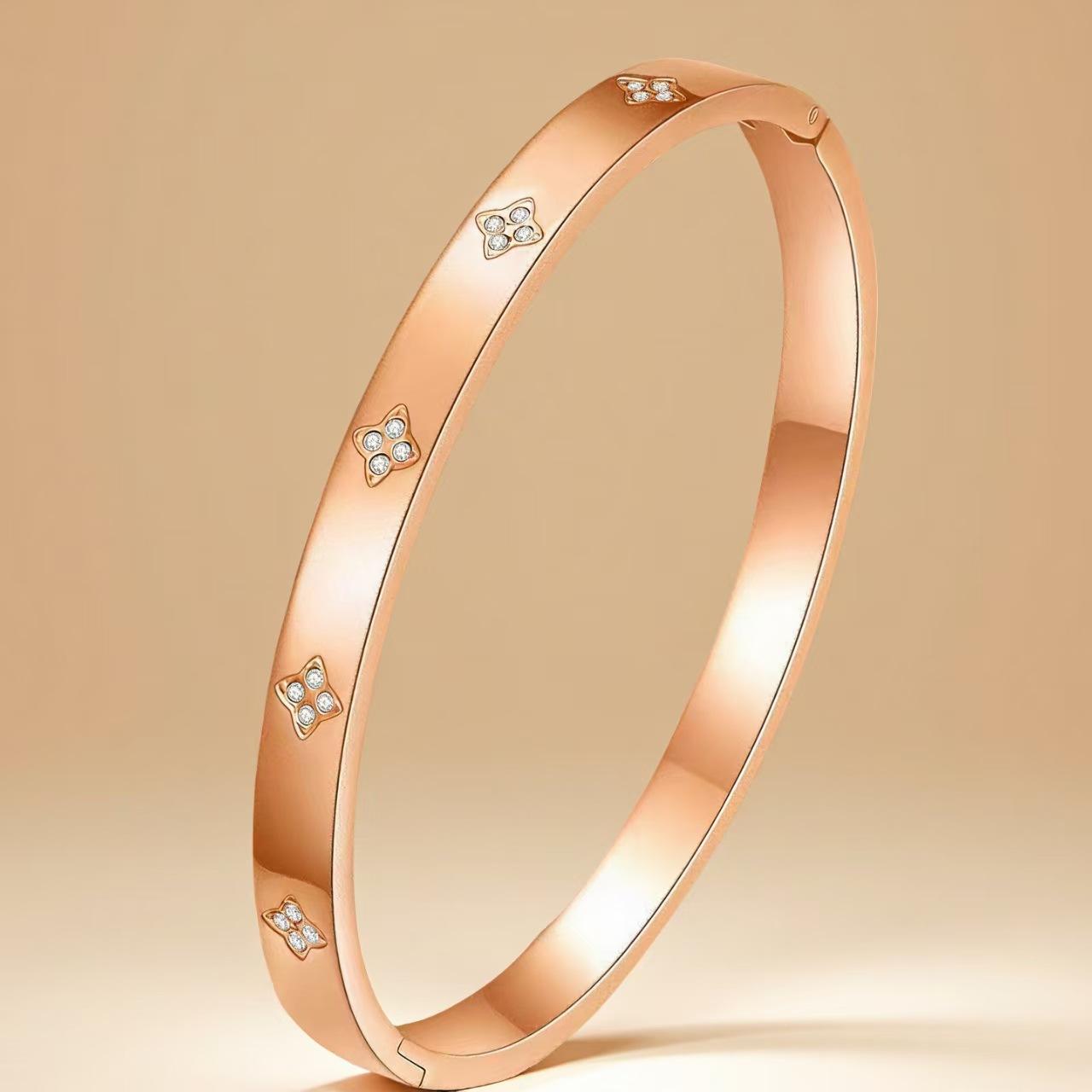 

Премиальные браслеты-браслеты из нержавеющей стали в виде четырехлистного клевера для женщин с инкрустацией кубическим цирконием, штабелируемые, счастливые, любовные украшения WHITE