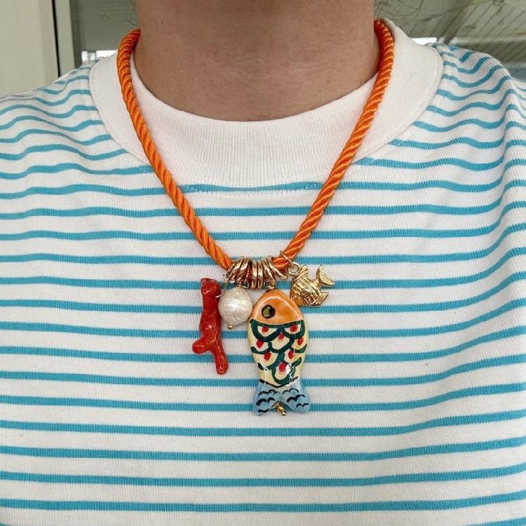 Versatile Oceanics Resin Pendant Necklace Adjustable Chain Designs Ideal for Swimwears and Holiday Accessories