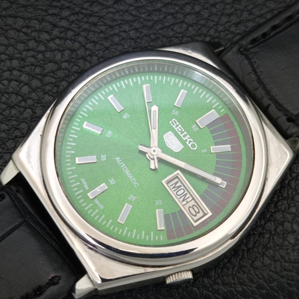 VINTAGE SEIKO 5 AUTOMATIC 7009A JAPAN MENS GREEN COLOR DIAL WATCH A708719-1