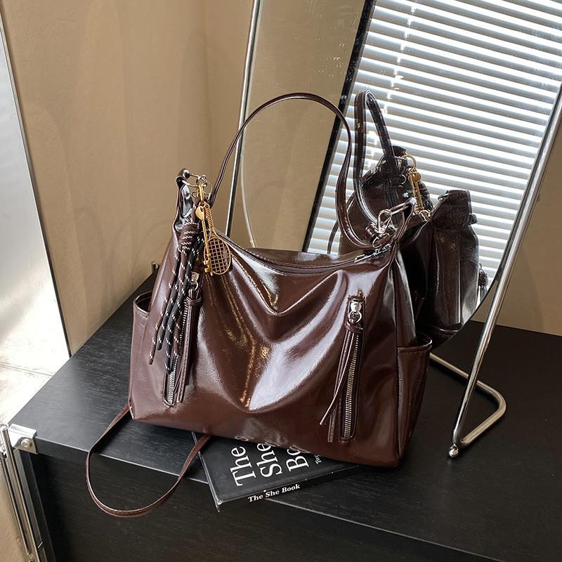 

Fashion Wideshoulder Female Shoulder Bag With Stitching Detail For Daily Use