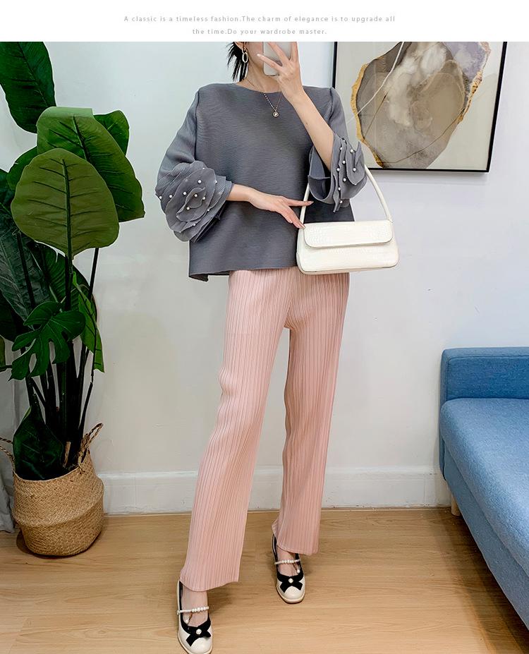 Damen Plissee Oberteil mit ausgestellten Ärmeln und Perlen-Rundhalsausschnitt