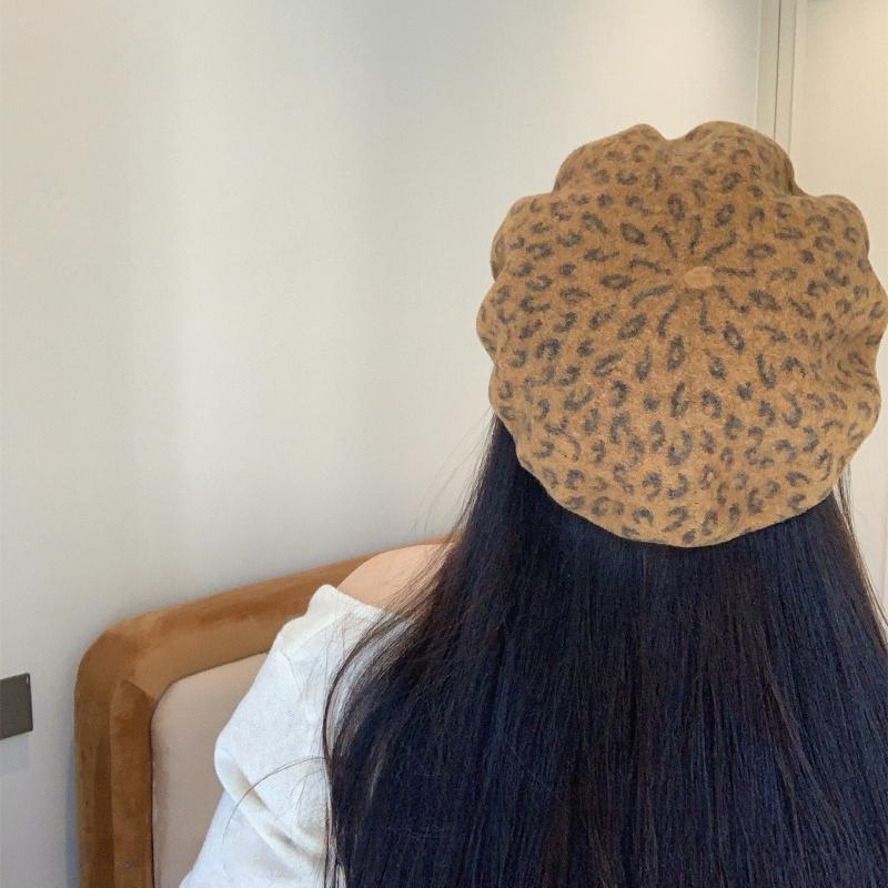 Autumn Winter New Leopard Print Knitted Beret Women Daily Wear Travel Shopping Korean Style Retro Fashion All-Match Painter Hat