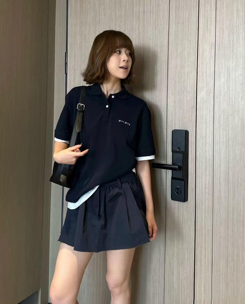 Miu Style Unisex Colorblock Poloshirt mit kurzen Ärmeln und Zwei-Knopf-Design