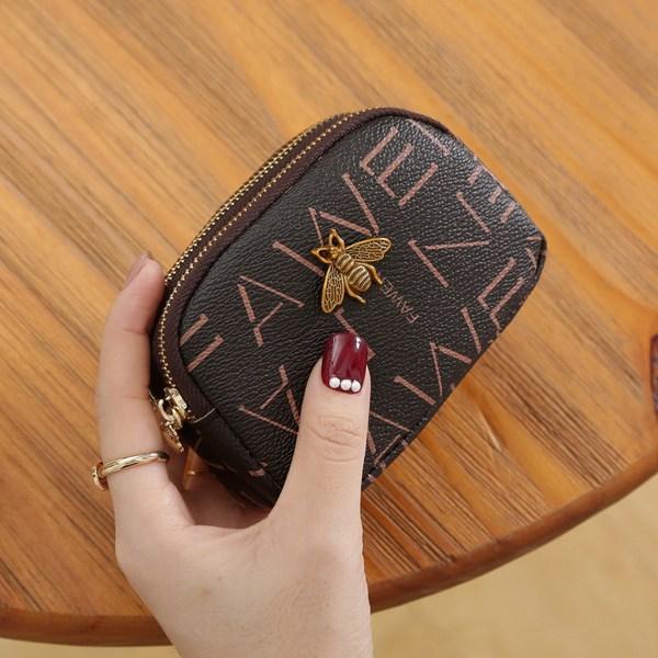 

Кошелек для монет на круглой цепочке с узором в виде алфавита Auxerrein