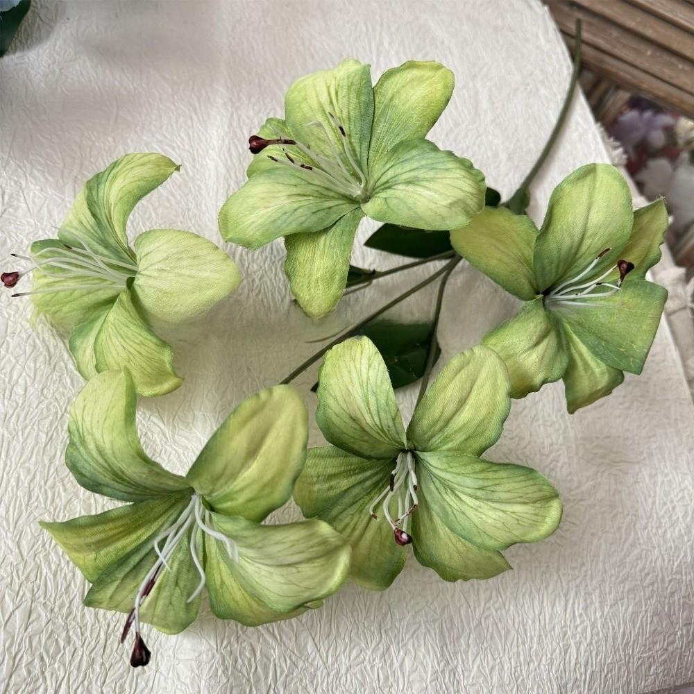 White Artificial Lily Flowers 5-head Simulation Decorative Bouquet  Indoor Decoration