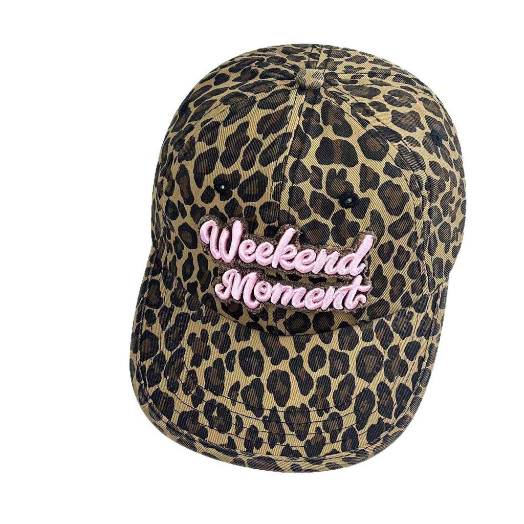 Cappello Secchiello Impermeabile con Fantasia Floreale e Lettere Ricamate per la Moda Primaverile e Autunnale