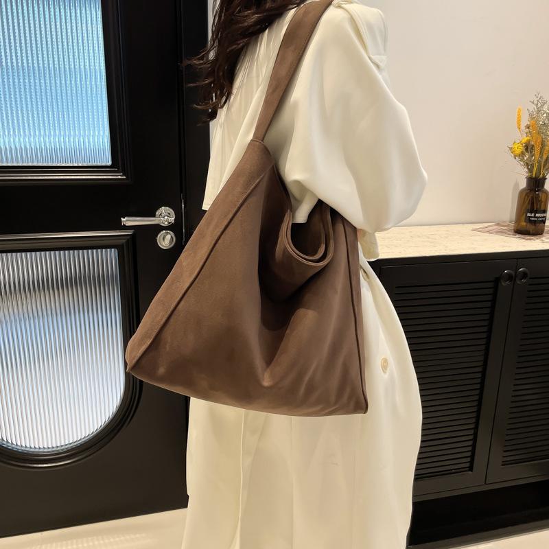 Textured large-capacity commuter tote bag, simple and versatile shoulder bag, class travel fashion and high-end big bag