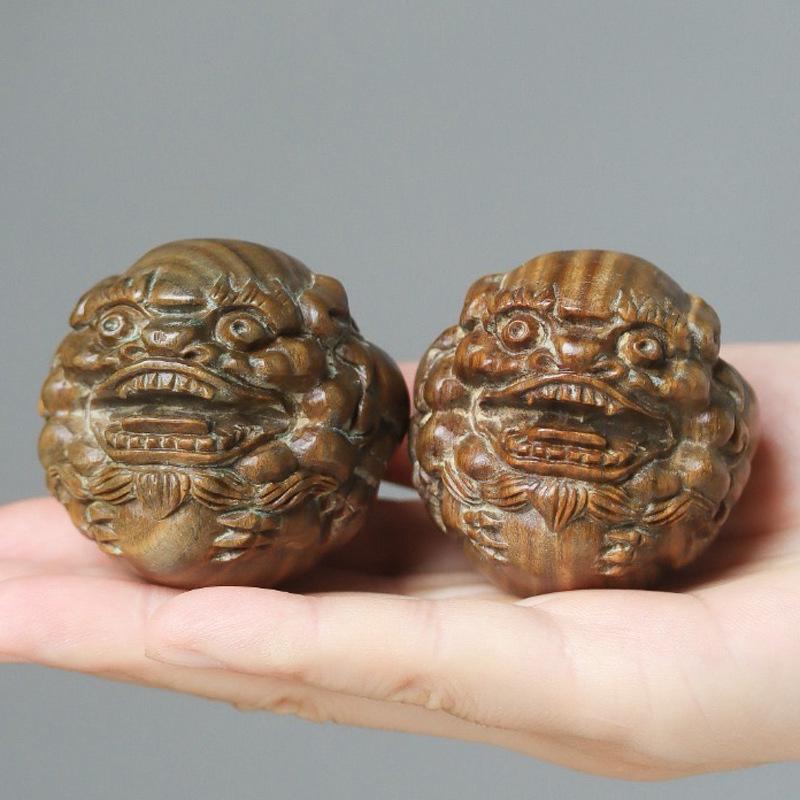 Hand-Carved Green Sandalwood Pixiu Ball with Plum Scent - Unisex Portable Wooden Plaything