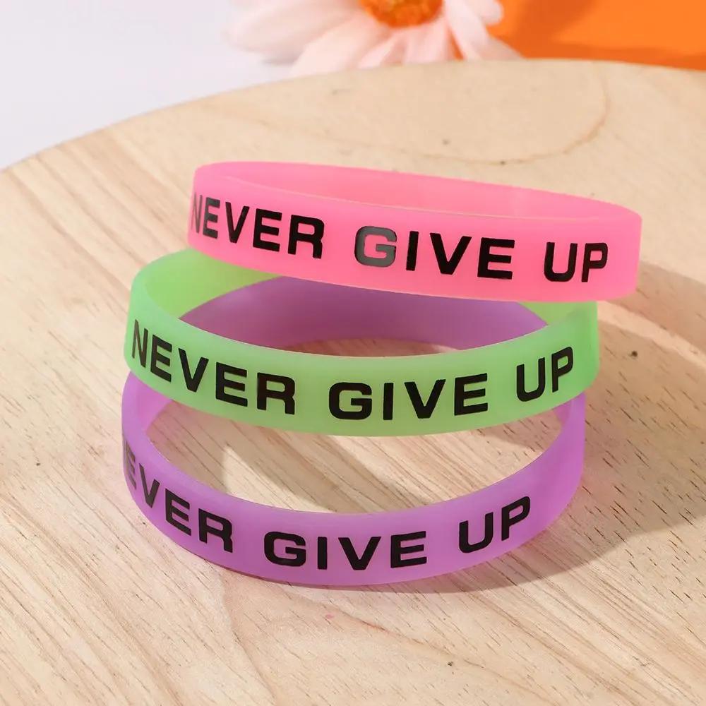 Geschenke Silikon Armband Teenager Leuchtendes Gummiarmband Sport Manschette Armreif Männer Frauen Niemals Aufgeben