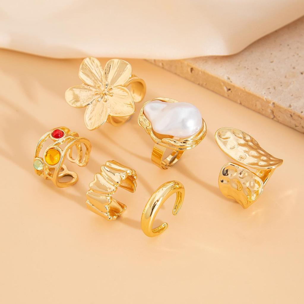 Ringset mit Barockperlen und Metallblumen: Europäischer und amerikanischer Stil