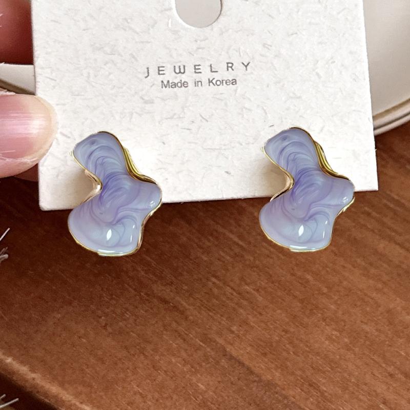 White Enamel Cloud Women's Stud Earrings Irregular Shape Gold Metal Side Wave Uneven Unusual Small Earrings for Girls