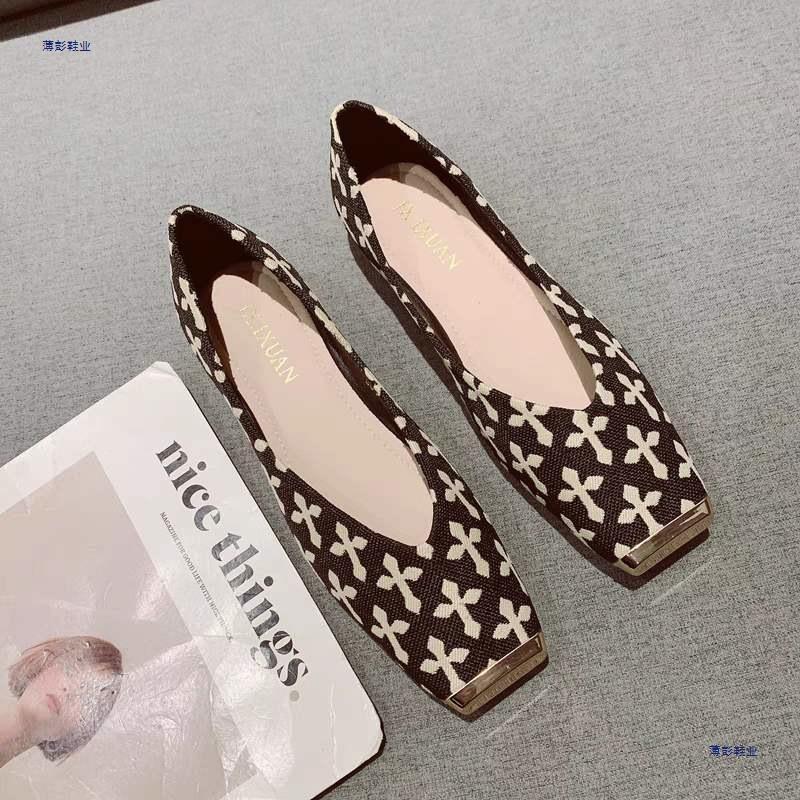 Soft-soled flat shoes square head non-slip flat-soled single shoes 2025 iron head new cloth versatile shallow mouth Doudou shoes