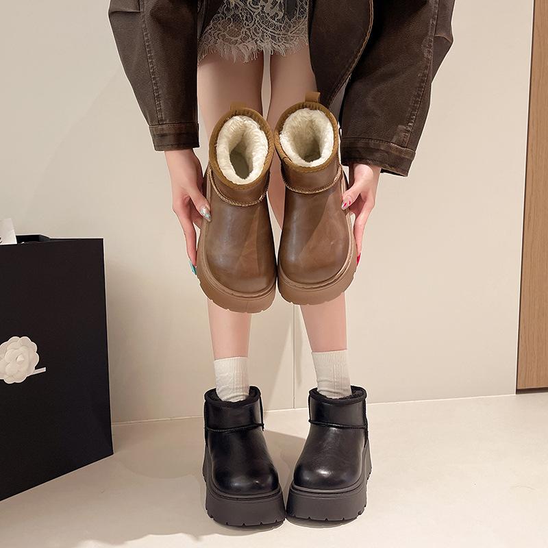 Thick-soled non-slip snow boots women's 2025 new winter velvet thickened warm Martin boots Northeast cotton shoes short boots