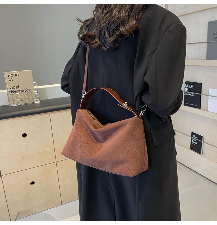 Women Suede Shoulder Bag Crossbody Bag Adjustable Strap Hobo Purse With Inner Pocket Satchel Purse Clutch Purse Zipper Handbag