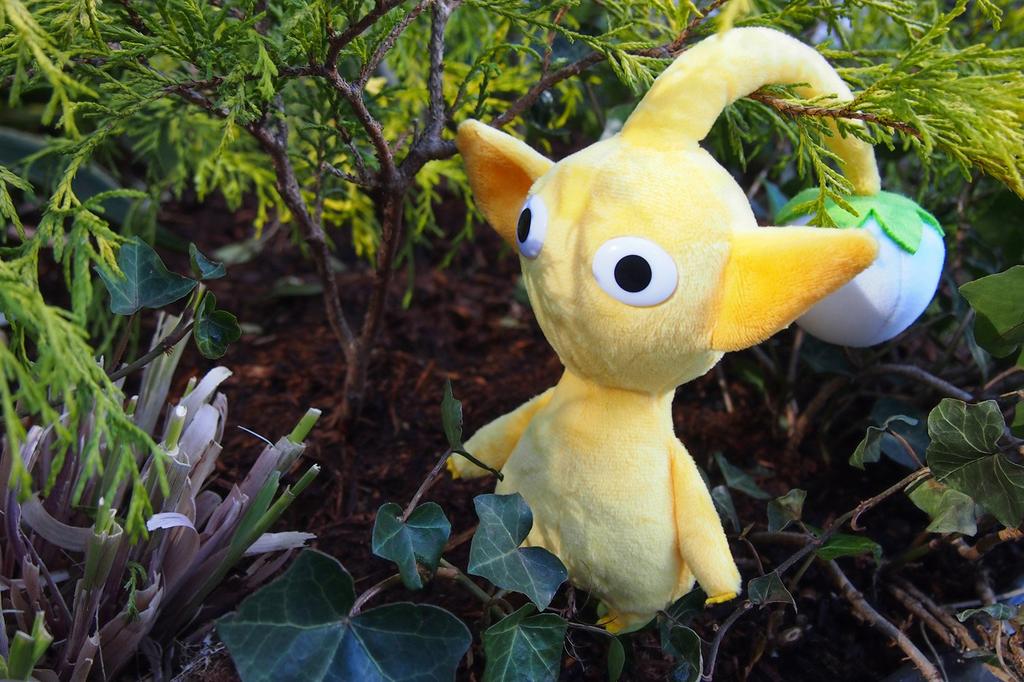 Sanei Boeki Pikmin Plush Toy ALL STAR COLLECTION Yellow Pikmin W9 x D9 x H17cm PK03