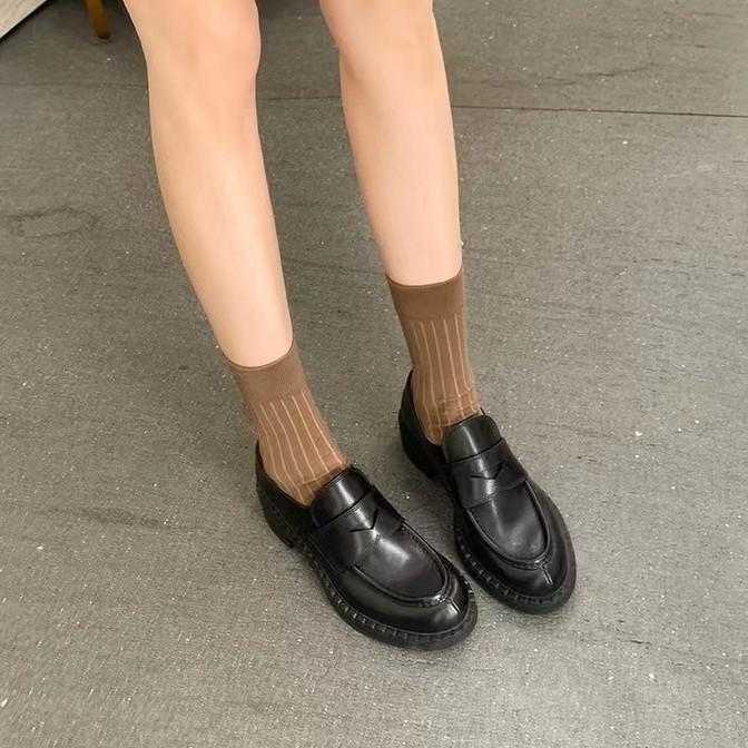 Grape Mom Jesienne Retro Damskie Mokasyny z Okrągłym Noskiem z Miękkiej Skóry na Grubszym Obcasie