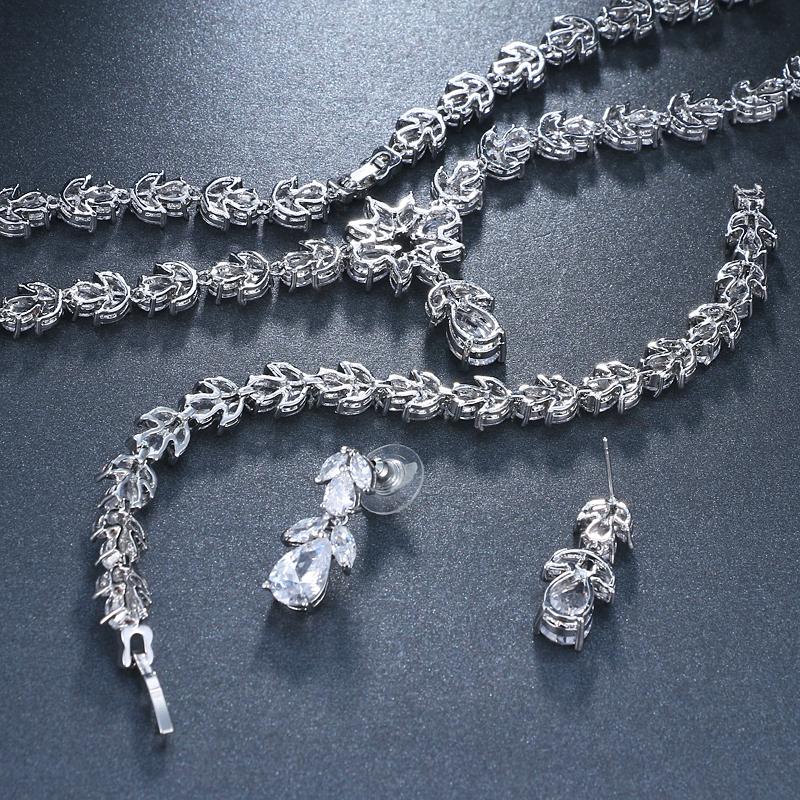 Emmaya Luxurious Zircon Stone Women Bridal Bridal Bridal Jewelry Sets Zirconia Necklaces /Earrings /Bracelet Full Set Event PartyLuxury Pendant