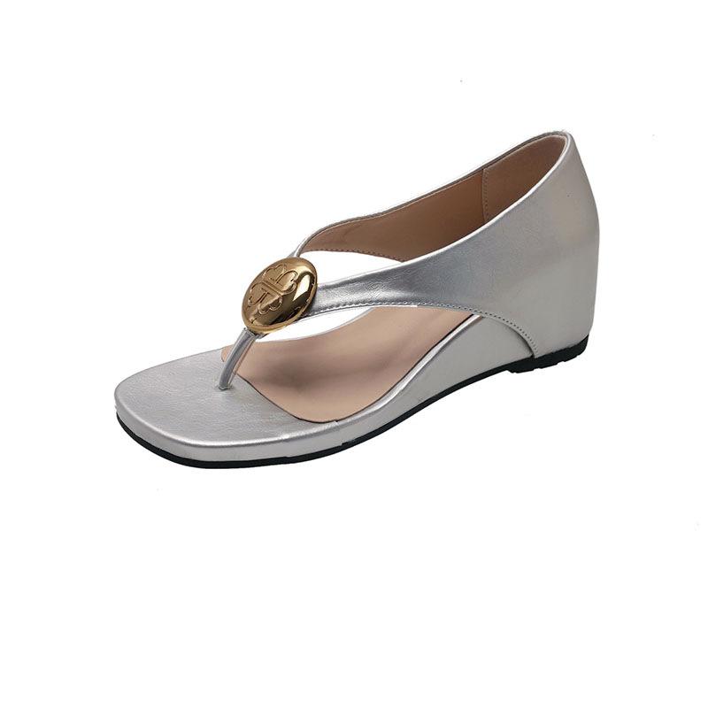 

European and American women s wedge shoes fashion cool slippers women s shoes wear 2025 new summer temperament sandals 35
