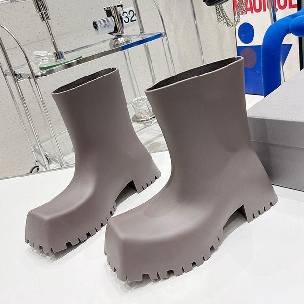 Nuovi stivali da pioggia Stivali da donna Stivaletti slip-on Scarpe corte con plateau alla moda Stivali impermeabili antiscivolo per stivaletti da pioggia da donna