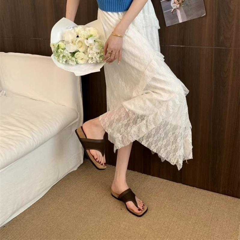 Fashion 2025 Flats Clip Toe Slippers Women's Sandals Casual Designer Shoes Summer Slides Fad Walking Beach Flip Flops New Woman Shoes