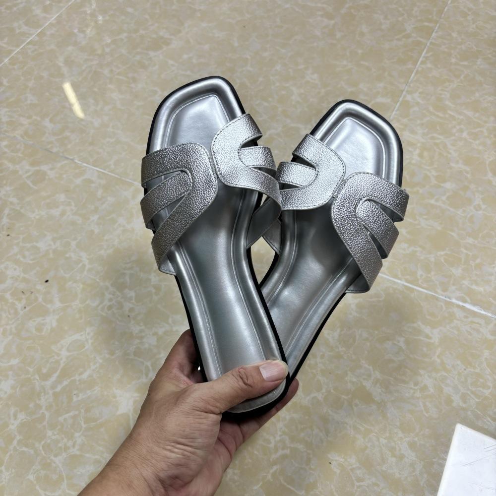 Fashion Flat Bottom Summer Retro Women Slippers Cross Strap Design Vacation Beach Shoes Trend Brand Walking Soft Leisure Ladies Slides