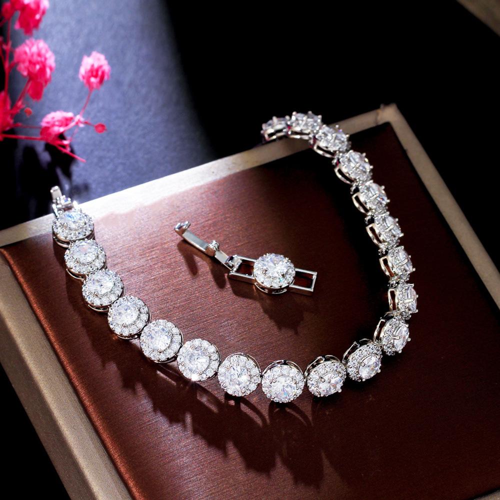 

Pera Bling Ice Out Round Crystal Link Chain Tennis Bracelets with Extend Clasp Fashion Hand Watch Jewelry Gift for Women B095