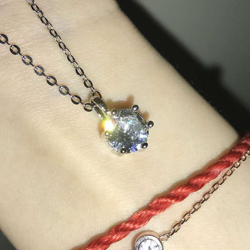 Diamond-Shaped Retro Ladies' Necklace: Elegant Design, Lightweight Luxury, Versatile Clavicle Chain.
