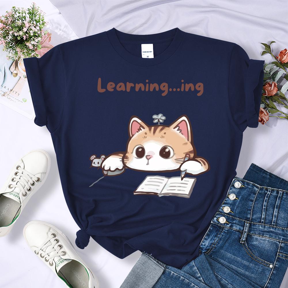 

Футболка CSummer Lazy Studying Cat Creative 3D Prints для женщин, летние футболки с круглым вырезом, повседневная мягкая уличная одежда Y2K, универсальная, хип-хоп, короткий рукав 6XL