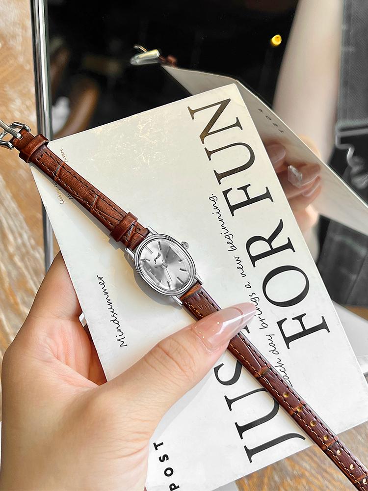 Elegant women's wristwatch, small and exquisite, high-end women's watch with a retro dial, unique wristwatch, women's accessory.