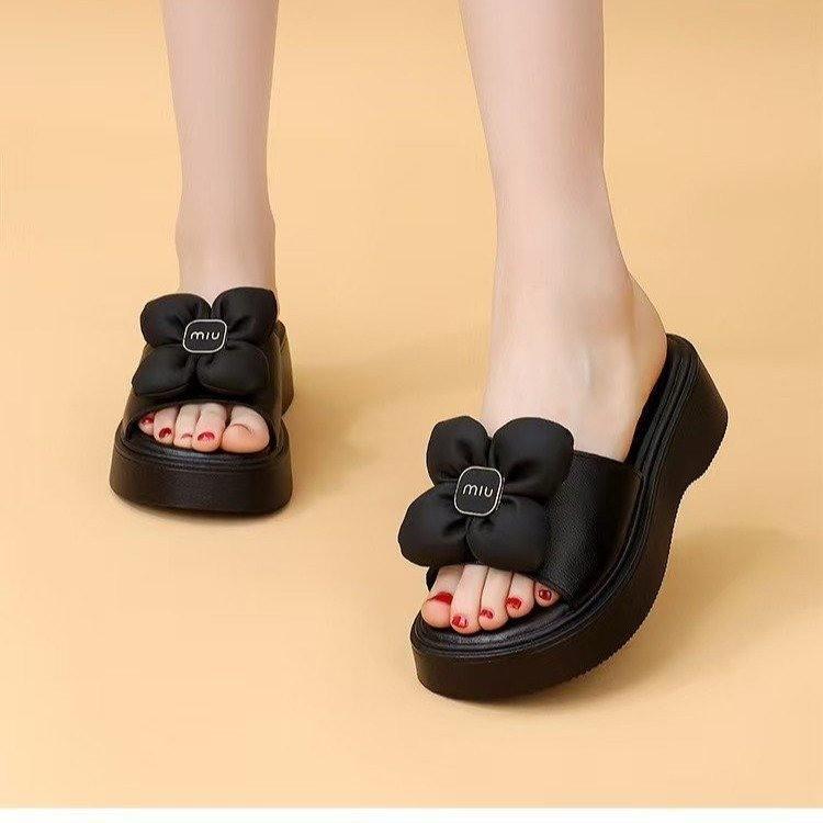 

Flower thick-soled outer wear on the feet, super comfortable with skirts, versatile sandals, new cool slippers in summer 35 чёрный