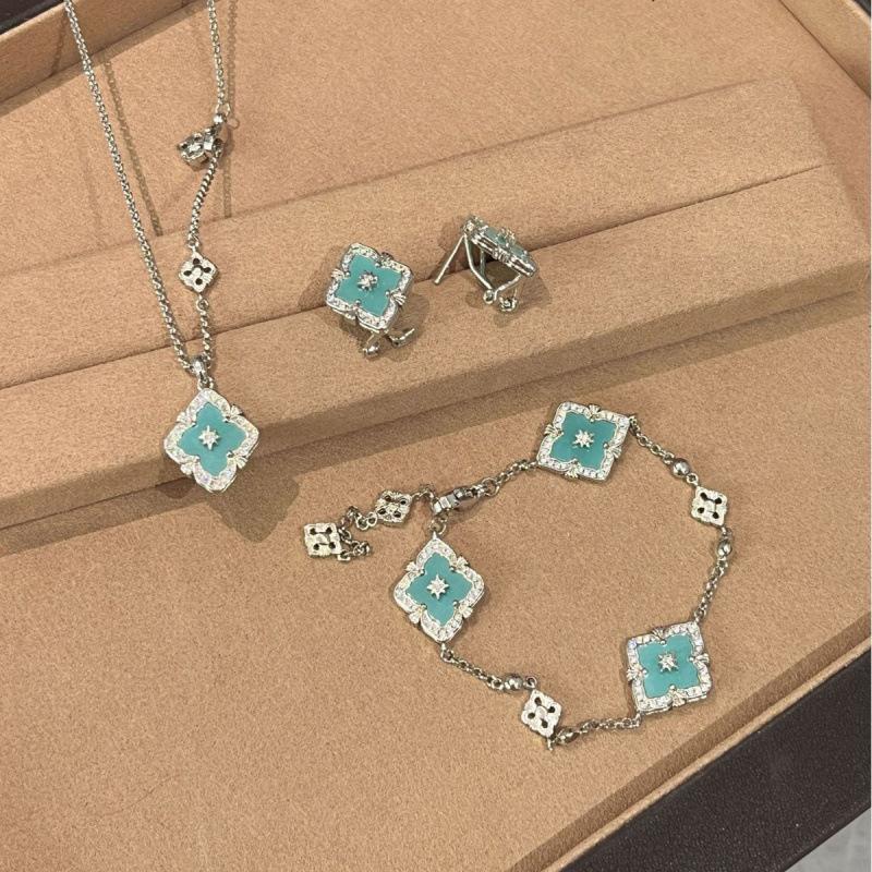 French Vintage Buchi Rhombus Clover Tianhe Pine Set Versatile Premium Light Luxury Necklace Bracelet Earrings Ring