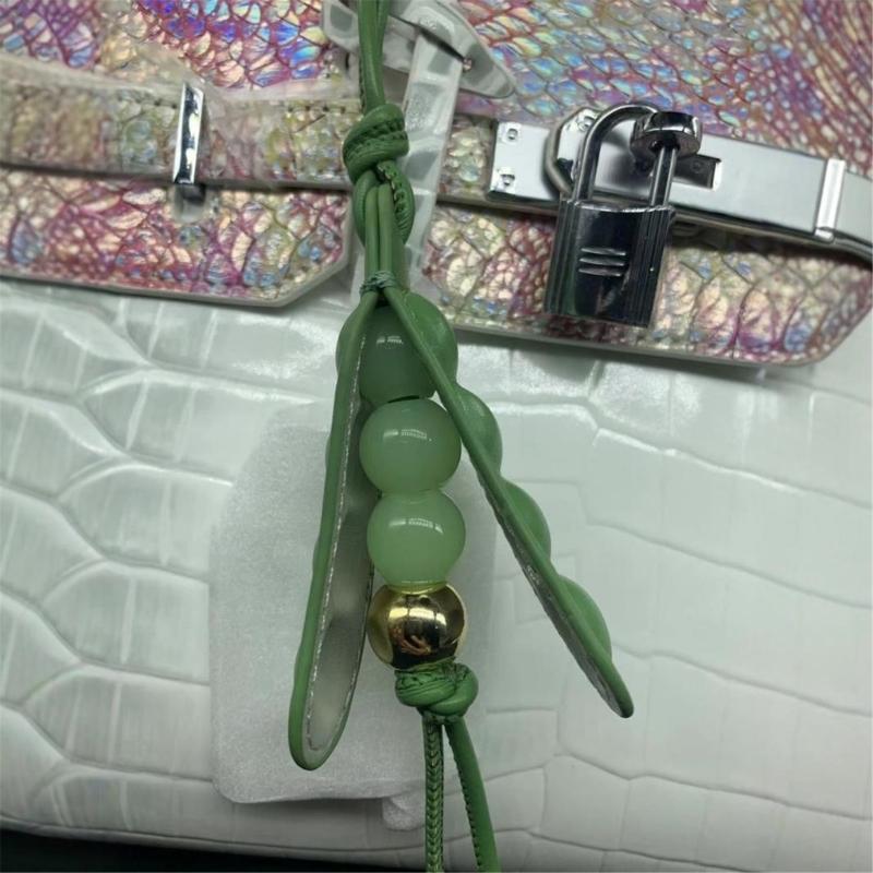 Fashionable Pea Charm Pendant Handmade Portable Keychain Trendy Accessory in Multiple Color Phones Bag Decoration