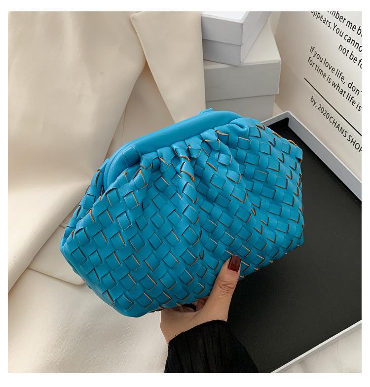 Ny höst dam liten väska ny trendig mode damväska flätad axel molnväska nät budbärare väska