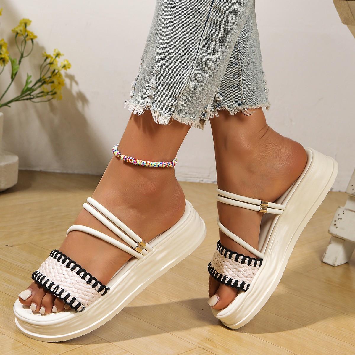 

European and American large-size cool slippers women s 2025 summer new fashion belt buckle outer wear round head thick bottom one-word drag 35