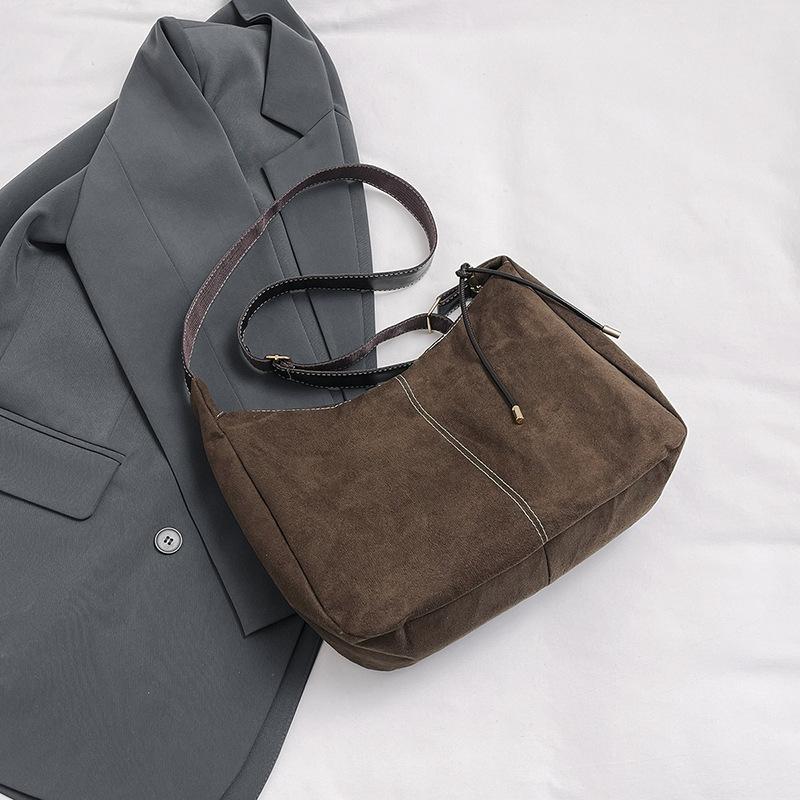 Die diesjährige beliebte Wildleder-Oberfläche Freizeittasche Damen 2025 Herbst neue Schultertasche mit großem Fassungsvermögen Achseltasche Umhängetasche