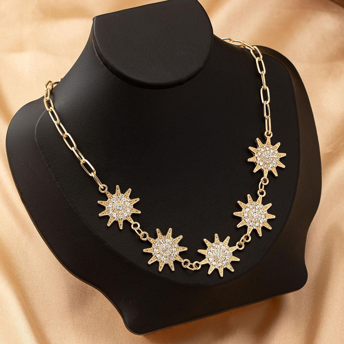 

Легкое роскошное ожерелье с подвеской в виде подсолнуха золотой