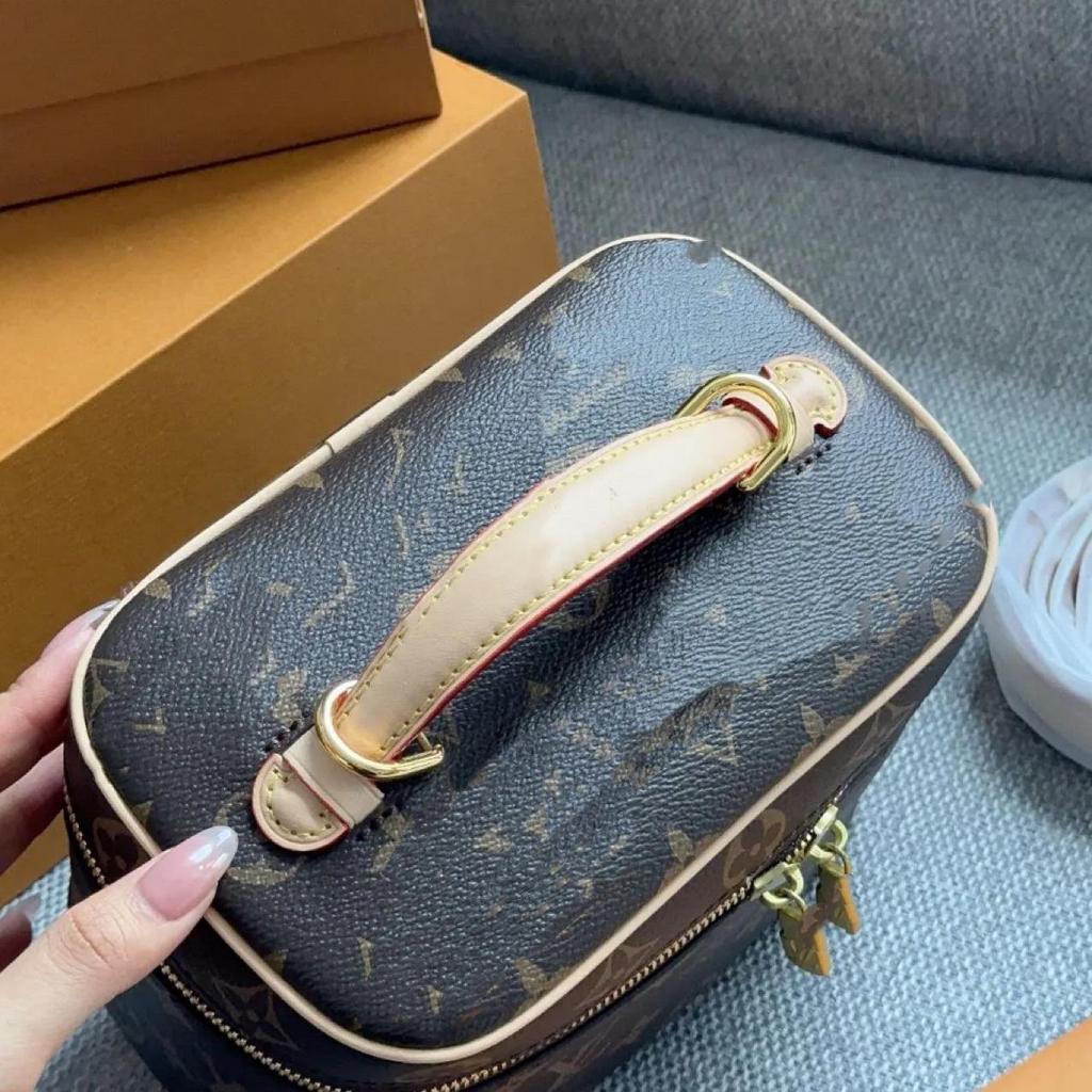 Sminkväska för kvinnor i äkta läder med stor kapacitet, crossbody-axelväska med presentförpackning