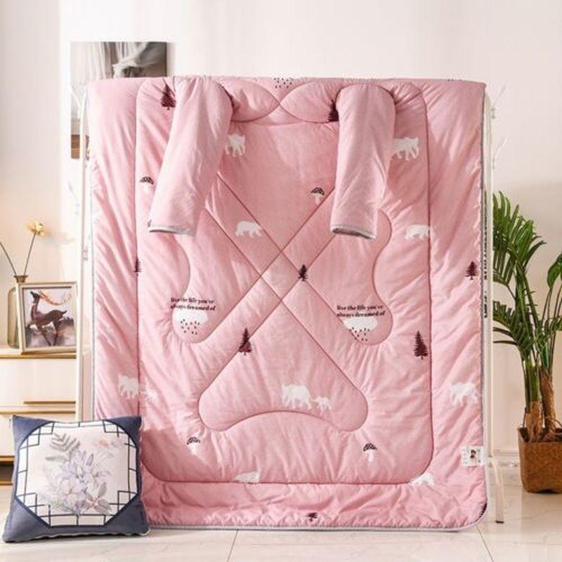 

Winter Warm Lazy Quilt with Sleeves Mechanical Wash Office Nap Covered Blanket Lovely Cartoon Print Wearable Quilted Quilts 120x160cm