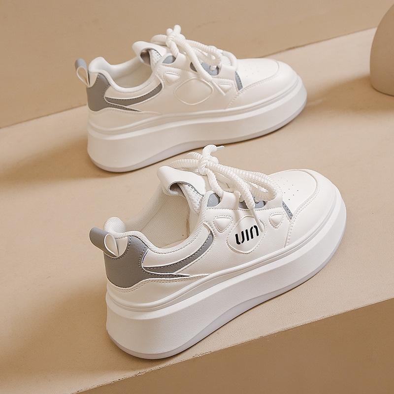 

Высококачественные маленькие белые туфли женские туфли на платформе кексы повседневные туфли для досок 2025 осень новый тренд мягкая подошва универсальные туфли увеличивающие рост 40