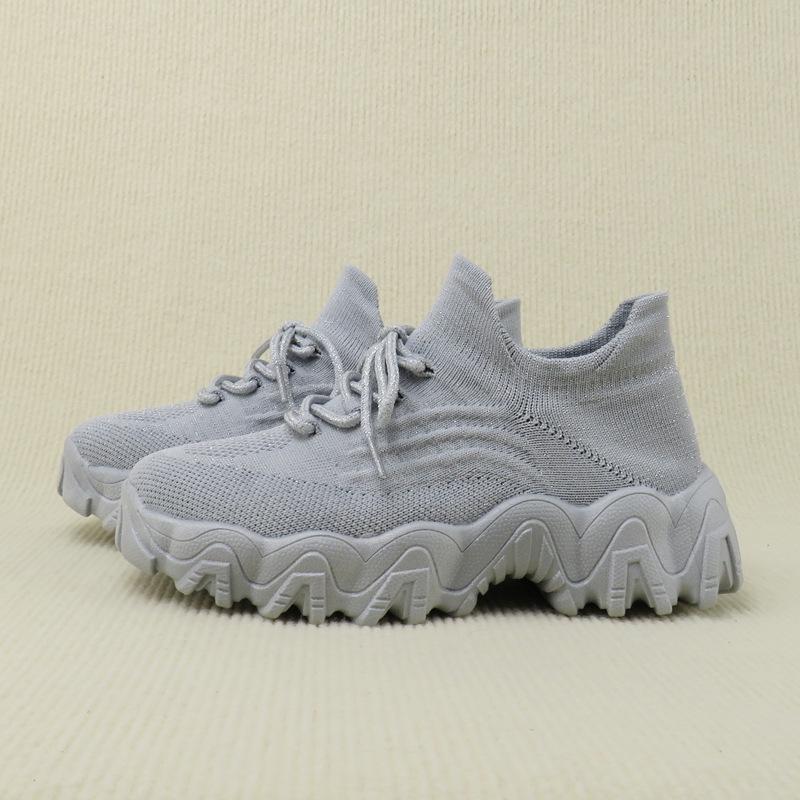Breathable Fly-Knit Lace-Up Casual Men's Outdoor Sneakers with Thick Soles