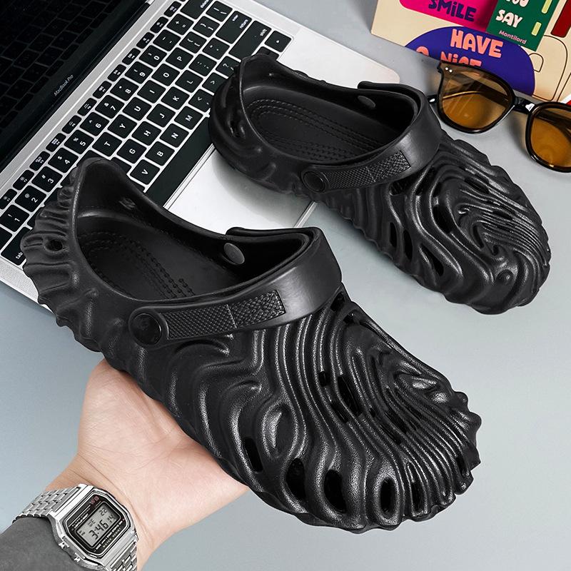 Large size ultra-light couple's fingerprint hole shoes new summer bag head cool slippers beach half slippers dual-purpose